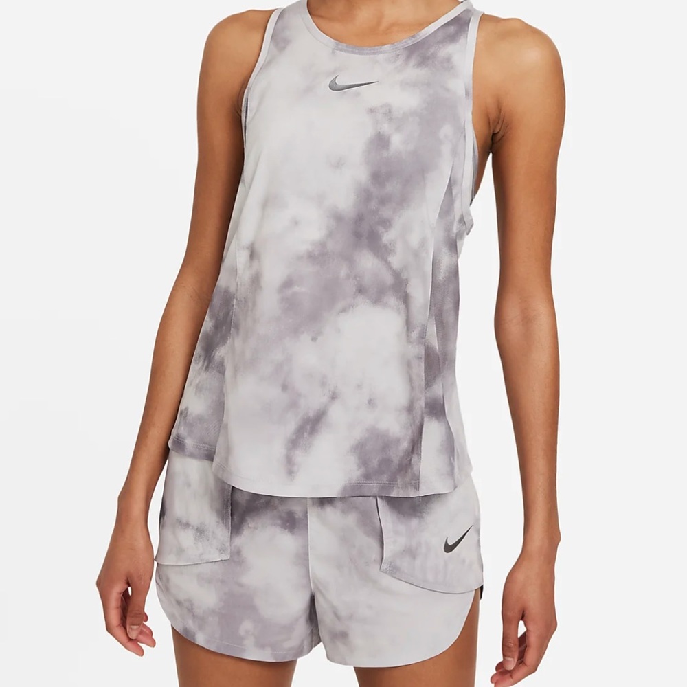 Nike Icon Clash City Sleek
Women's Running Tank Size XS